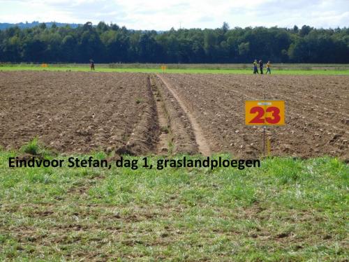 44-eindvoor-Stefan-dag1-graslandploegen